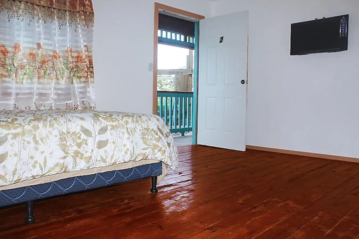 Room 2 of 13