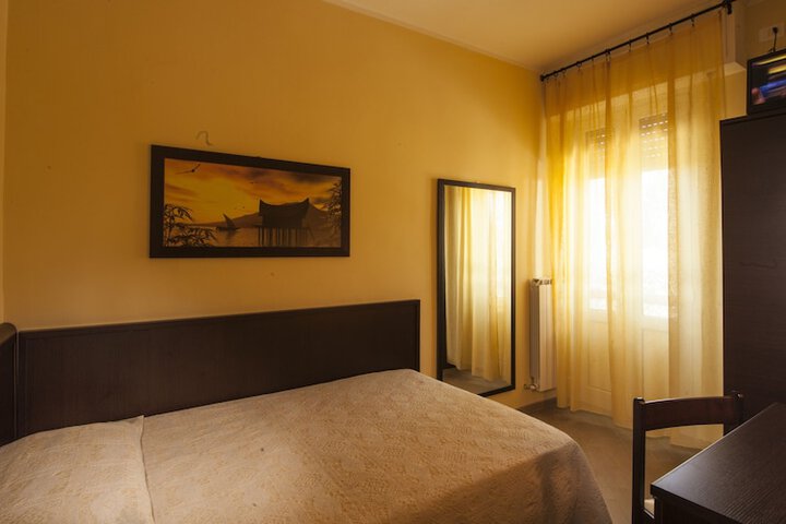 Room 8 of 42