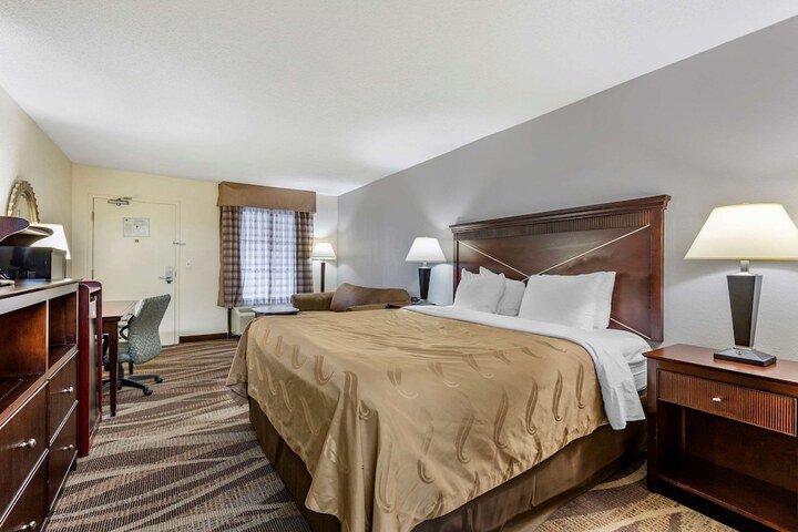 1 King Bed Upgrade (1 of 20)