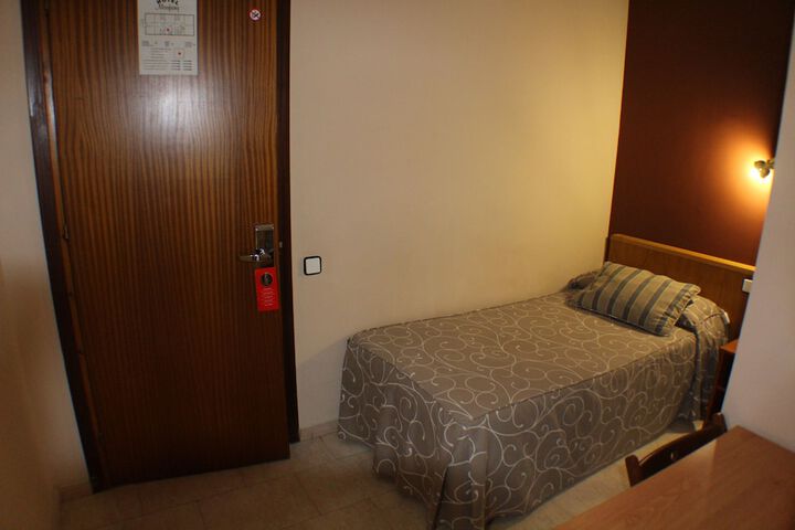 Room 19 of 35