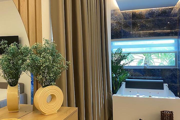 Room 51 of 103