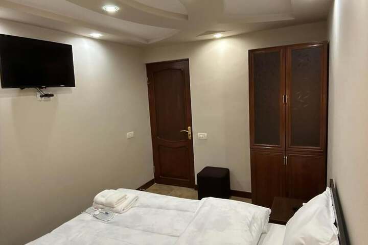 Room 14 of 23