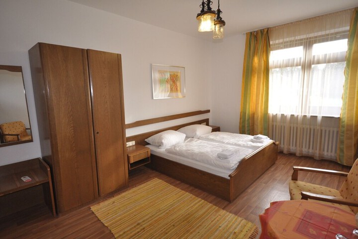 Room 4 of 31
