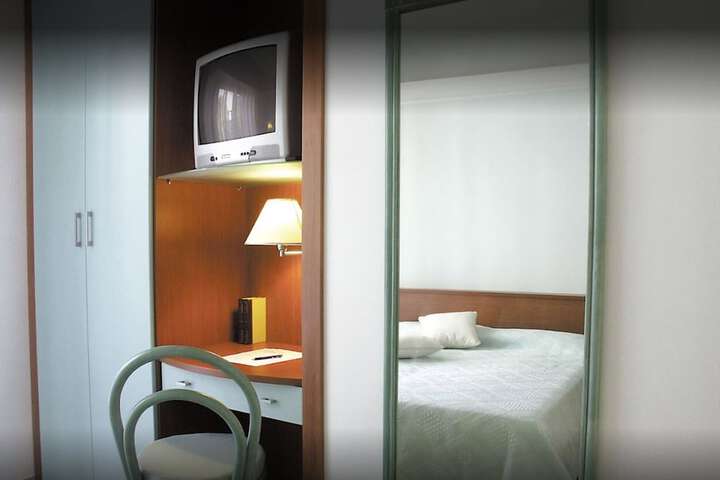 Room 3 of 15