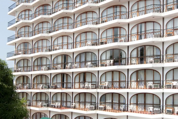 Hotel Exterior 31 of 31