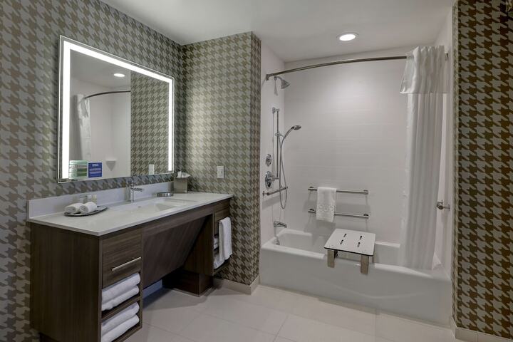 1 King Bed Studio Suite (4 of 29)