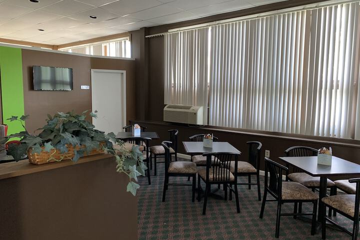 Breakfast/Coffee Service 37 of 46