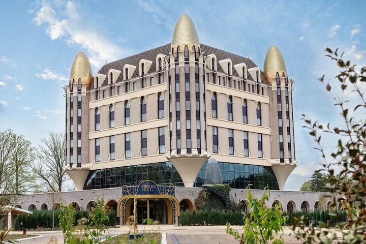 Exterior of Efteling Wonder Hotel - Theme Park tickets included