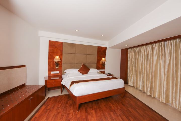 Room 7 of 32