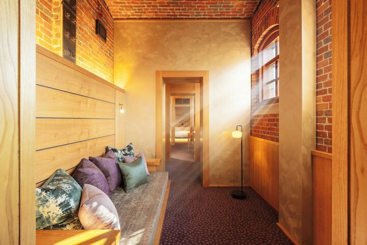 Room 17 of 41