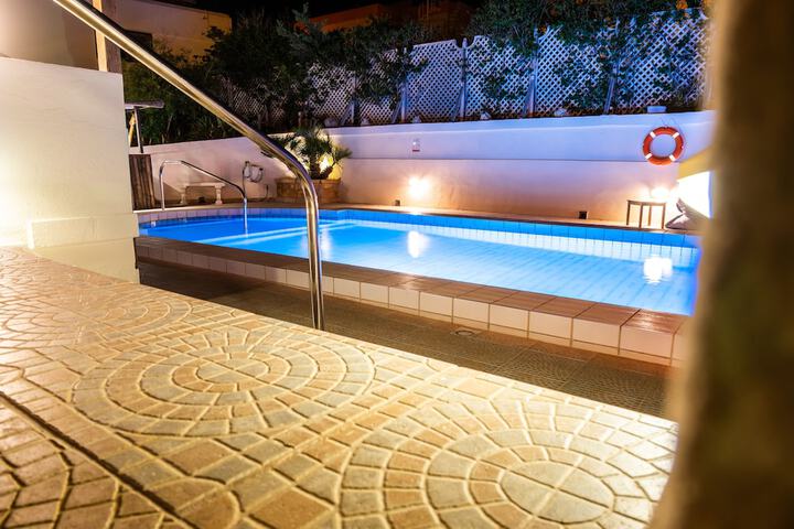 Pool 60 of 75