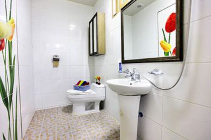 Room 2 of 53