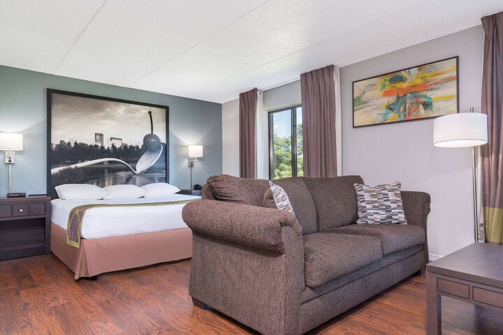 Standard | King Bed (1 of 7)