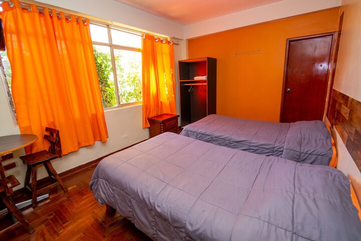 Room 27 of 47