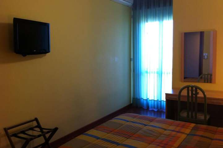 Room 12 of 51