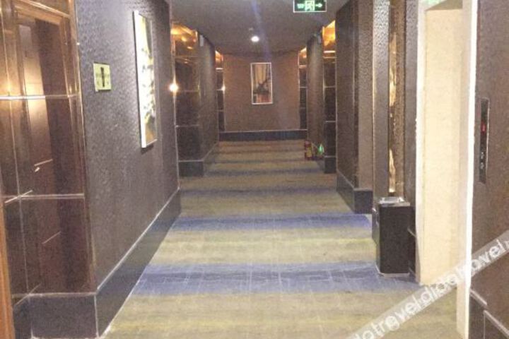 Hotel Interior 8 of 22