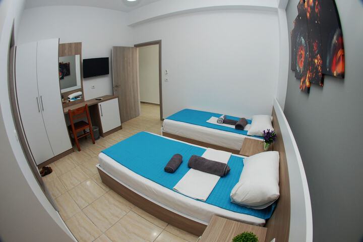 Room 10 of 38