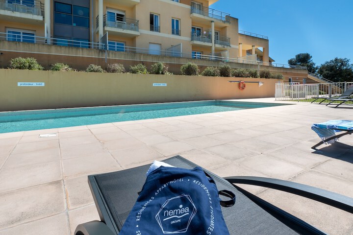 Pool Hotel