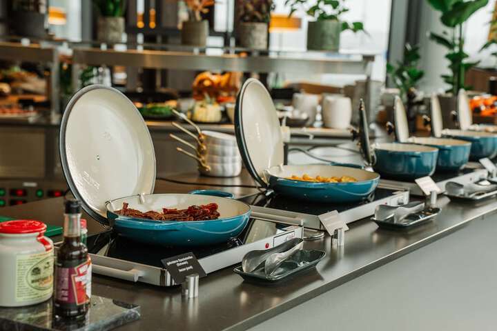 Breakfast/Coffee Service 52 of 128