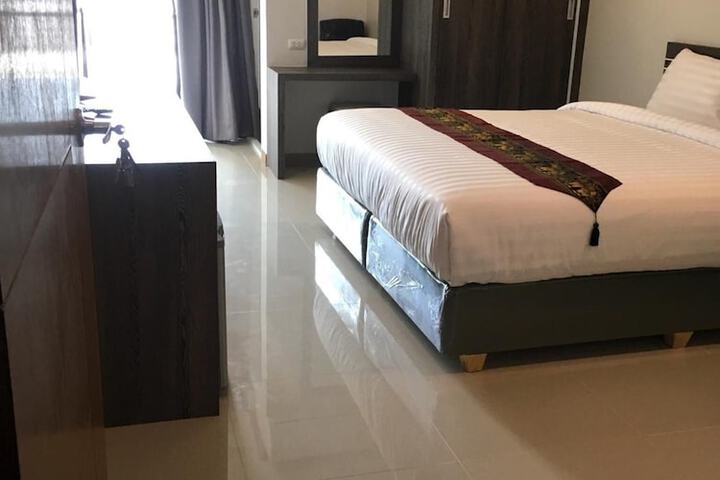 Room 14 of 38