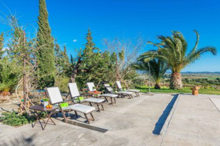 Sundeck 109 of 128