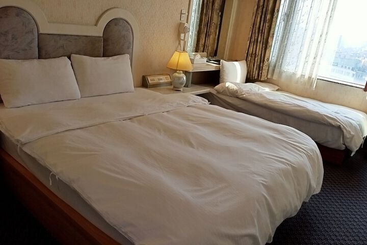 Room 15 of 35