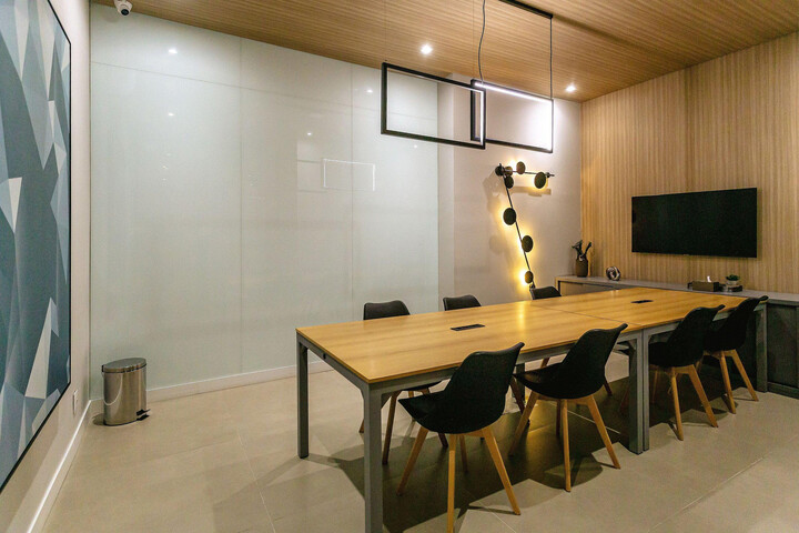 Room 33 of 48