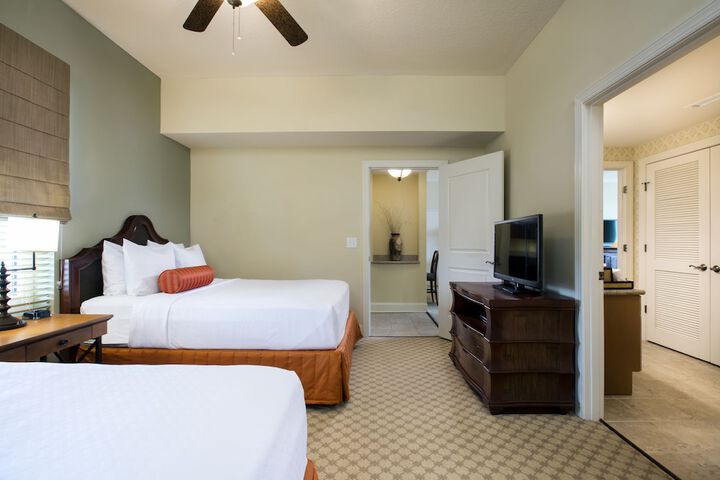 Room 7 of 100