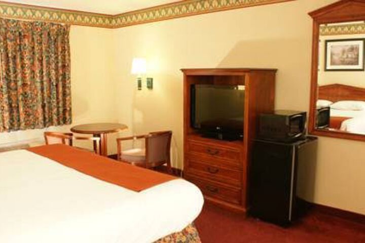 Room 14 of 18
