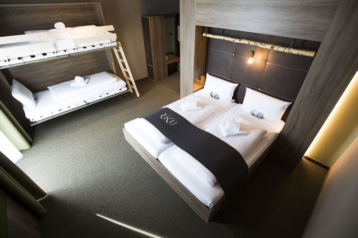 Room 14 of 43