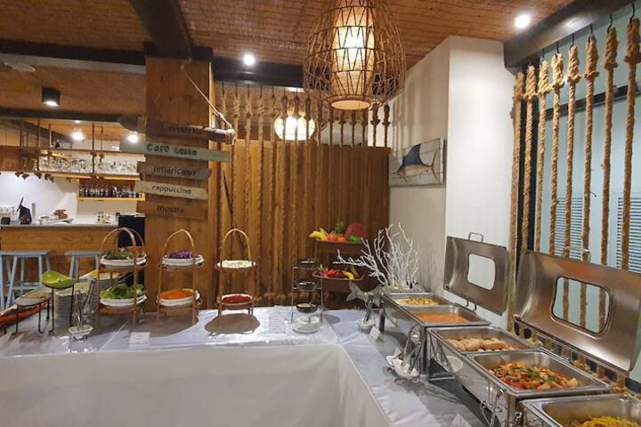 Dining 59 of 107