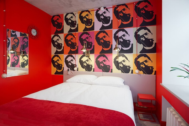 Room 9 of 49