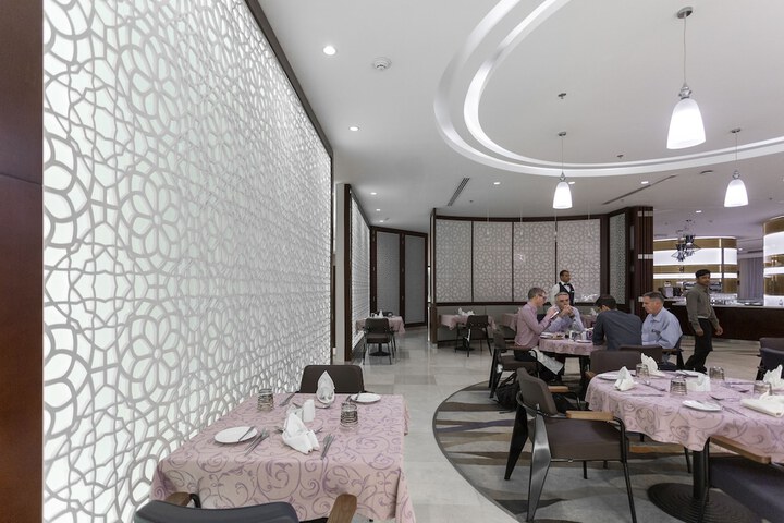 Dining 60 of 109