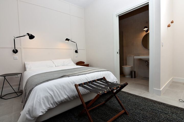 Room 6 of 44