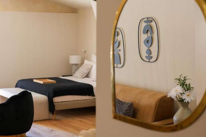 Room 3 of 28
