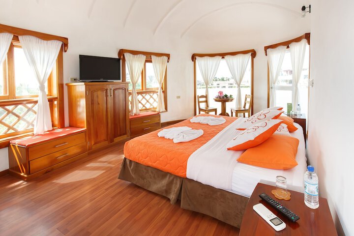 Room 3 of 16