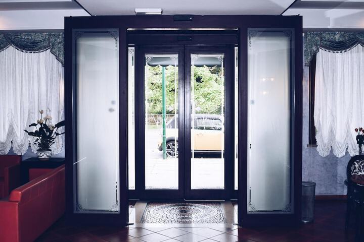 Guest Lobby