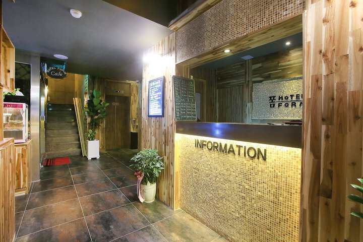 Hotel Interior 28 of 91