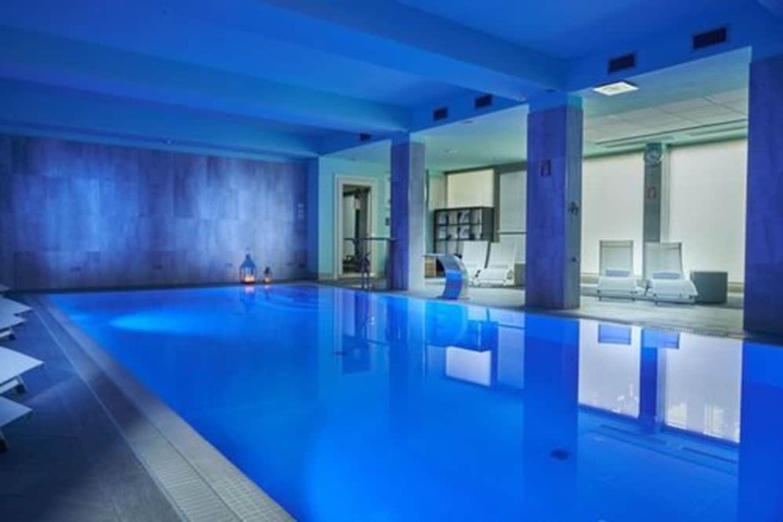 Pool 33 of 62