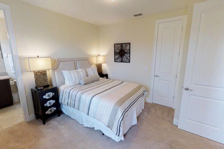 Room 15 of 48