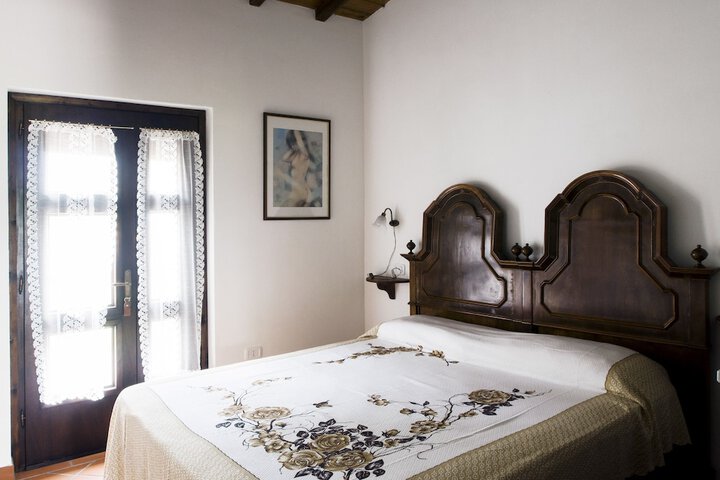 Room 3 of 28