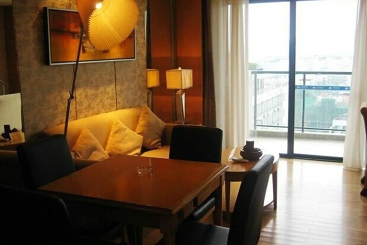 Room 3 of 12