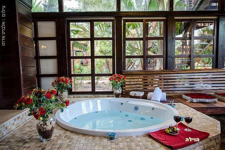 Hot Tub 68 of 91