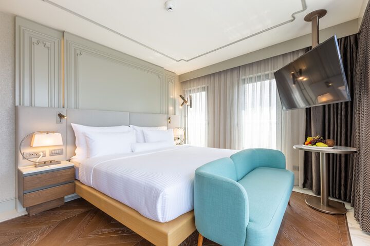 Room 3 of 194