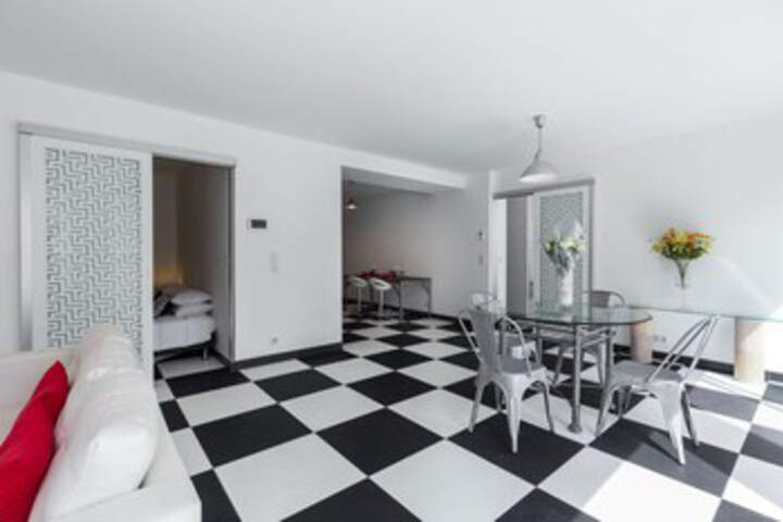 Room 8 of 29