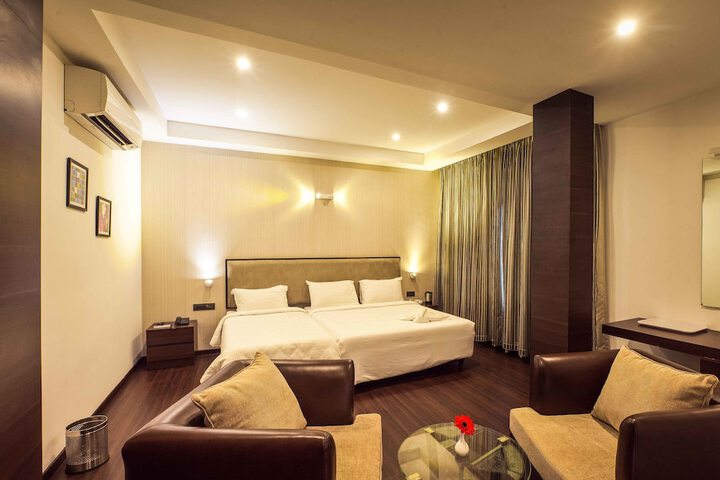 Room 4 of 15