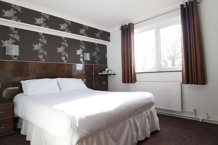 Room 25 of 187