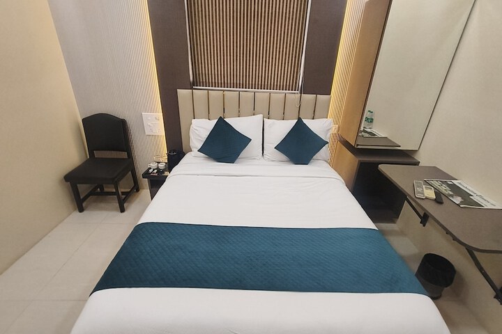 Hotel Triton