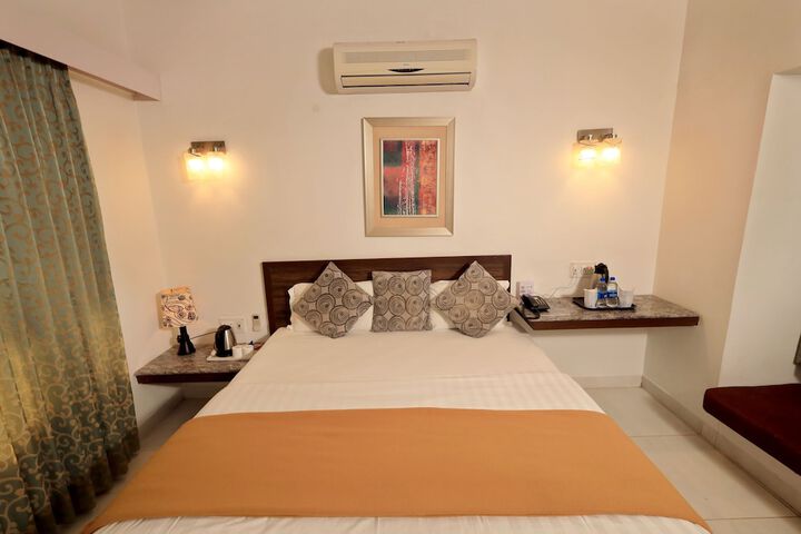 Room 15 of 74