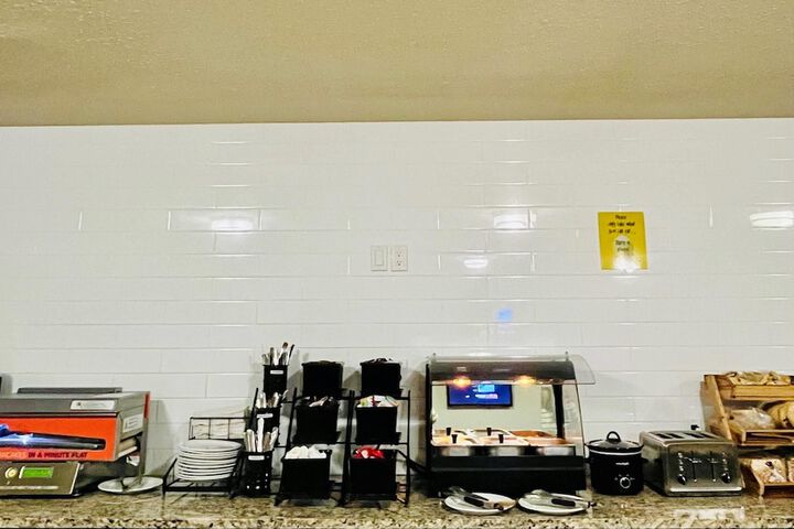 Breakfast/Coffee Service 60 of 70